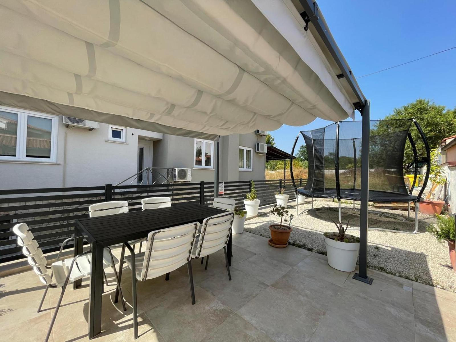 Caramel Comforts With Sea View In Stinjan Only 300 Meters From The Beach Pula Exterior photo